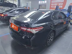 2023 Toyota Camry 2.5G Luxury, чёрный — фото 4