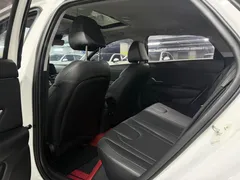2022 Hyundai Elantra 1.5L CVT LUX Premium, белый — фото 7