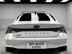 2022 Hyundai Elantra 1.5L CVT LUX Premium, белый — фото 4