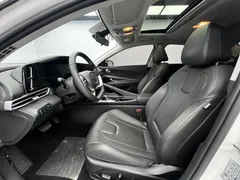 2022 Hyundai Elantra 1.5L CVT LUX Premium, белый — фото 6