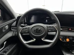 2022 Hyundai Elantra 1.5L CVT LUX Premium, белый — фото 10