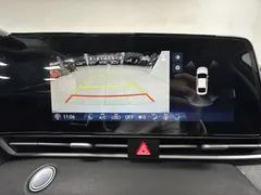 2022 Hyundai Elantra 1.5L CVT LUX Premium, белый — фото 4