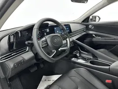 2022 Hyundai Elantra 1.5L CVT LUX Premium, белый — фото 9