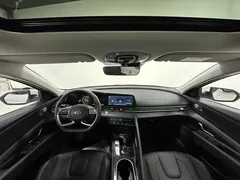 2022 Hyundai Elantra 1.5L CVT LUX Premium, белый — фото 10