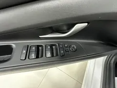 2022 Hyundai Elantra 1.5L CVT LUX Premium, белый — фото 13