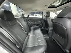 2022 Hyundai Elantra 1.5L CVT LUX Premium, белый — фото 15