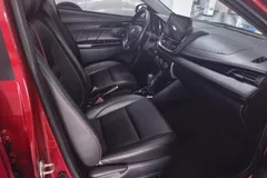 2022 Toyota Yaris L Zhixuan X 1.5L CVT Luxury Plus, красный — фото 6