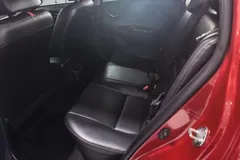 2022 Toyota Yaris L Zhixuan X 1.5L CVT Luxury Plus, красный — фото 13