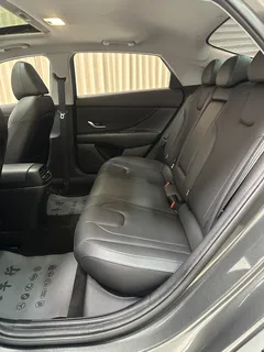 2023 Hyundai Elantra 1.5L CVT TOP Flagship — фото 9