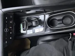 2022 Hyundai Elantra 1.5L CVT LUX Premium, белый — фото 10