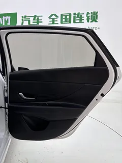 2022 Hyundai Elantra 1.5L CVT LUX Premium, белый — фото 17