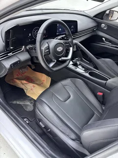 2022 Hyundai Elantra 1.5L CVT LUX Premium, белый — фото 22