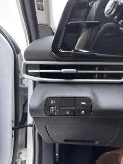 2022 Hyundai Elantra 1.5L CVT LUX Premium, белый — фото 24