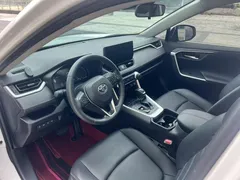 2023 Toyota RAV4 2.0L CVT 2WD 20th Anniversary Platinum, белый — фото 4