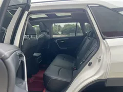 2023 Toyota RAV4 2.0L CVT 2WD 20th Anniversary Platinum, белый — фото 5