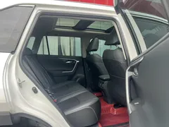 2023 Toyota RAV4 2.0L CVT 2WD 20th Anniversary Platinum, белый — фото 6