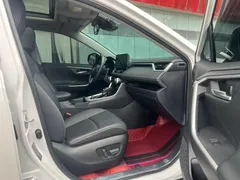 2023 Toyota RAV4 2.0L CVT 2WD 20th Anniversary Platinum, белый — фото 8