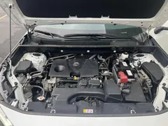 2023 Toyota RAV4 2.0L CVT 2WD 20th Anniversary Platinum, белый — фото 18