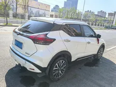 2022 Nissan Kicks 1.5L XV CVT Luxury, белый — фото 4