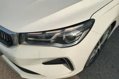 2022 Geely Emgrand 4th Gen 1.5L CVT Premium, белый — фото 2
