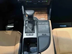 2021 Lexus ES 200 Luxury, чёрный — фото 16