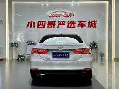 2021 Toyota Camry 2.5G Luxury, белый — фото 6