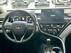 2021 Toyota Camry 2.5G Luxury, белый — фото 8