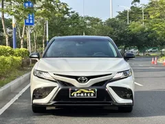 2022 Toyota Camry 2.5S Knight, белый — фото 1