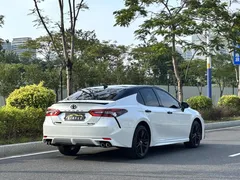 2022 Toyota Camry 2.5S Knight, белый — фото 3