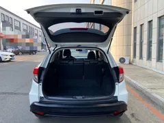 2022 Honda Vezel 1.5L CVT Pioneer, белый — фото 12