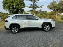 2022 Toyota RAV4 2.0L CVT 2WD Fashion, белый — фото 4
