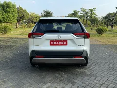 2022 Toyota RAV4 2.0L CVT 2WD Fashion, белый — фото 6