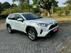 2022 Toyota RAV4 2.0L CVT 2WD Fashion, белый — фото 8