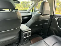 2022 Toyota RAV4 2.0L CVT 2WD Fashion, белый — фото 13