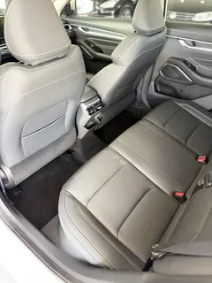 2022 Geely Emgrand 4th Gen 1.5L CVT Flagship, белый — фото 4