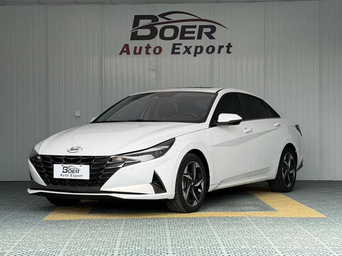 2022 Hyundai Elantra 1.5L CVT LUX Premium