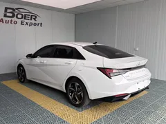 2022 Hyundai Elantra 1.5L CVT LUX Premium, белый — фото 4