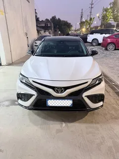 2022 Toyota Camry 2.0G Luxury, белый — фото 5