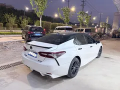 2022 Toyota Camry 2.0G Luxury, белый — фото 9