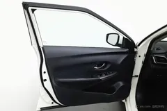 2021 Nissan Bluebird 1.6L CVT, белый — фото 10
