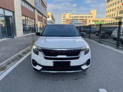 2021 Kia Seltos 1.5L CVT Trend, белый — фото 2