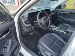 2021 Kia Seltos 1.5L CVT Trend, белый — фото 4