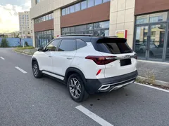 2021 Kia Seltos 1.5L CVT Trend, белый — фото 6
