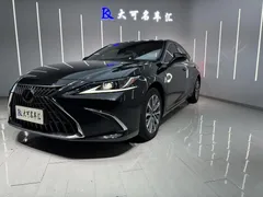 2021 Lexus ES 200 Excellence, чёрный — фото 1