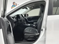 2021 Toyota RAV4 2.0L CVT 2WD Urban, белый — фото 15