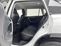 2021 Toyota RAV4 2.0L CVT 2WD Urban, белый — фото 16