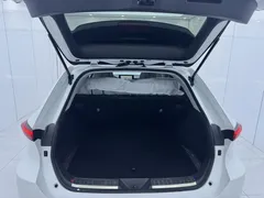 2023 Toyota Venza 2.0L CVT 2WD Luxury, белый — фото 12