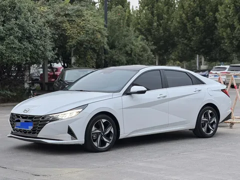 2022 Hyundai Elantra 1.5L CVT LUX Premium