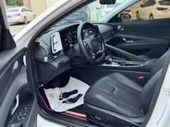 2022 Hyundai Elantra 1.5L CVT LUX Premium, белый — фото 7