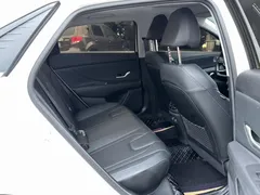 2022 Hyundai Elantra 1.5L CVT LUX Premium, белый — фото 11
